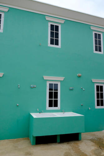 Outside showers and rinse tanks